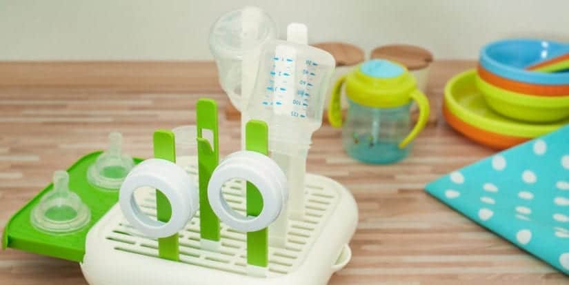 Babyflaschen sterilisieren: Die 3 besten Methoden & Tipps