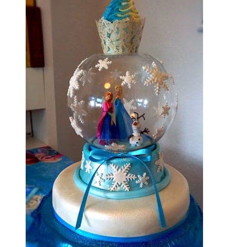 Frozen Eiskönigin Torte mit Schneekugel: Rezept & Deko