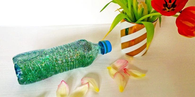 Glitzer-Schüttelflasche selber machen: DIY für Babys