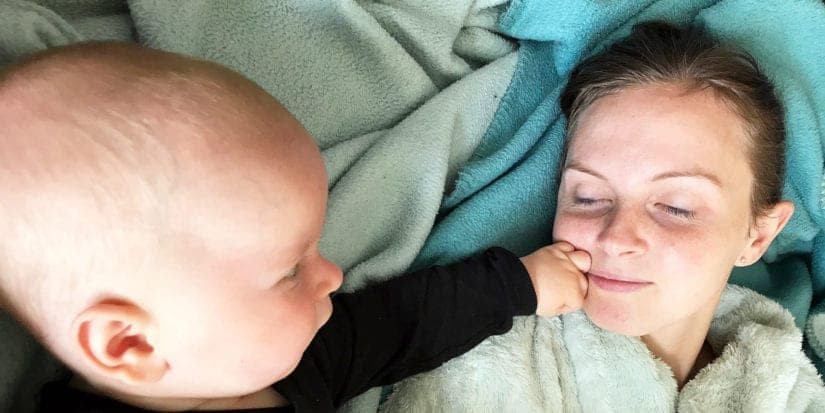 Mama braucht Schlaf! 5 (Holz-)Wege zu mehr Ruhe (Satire)