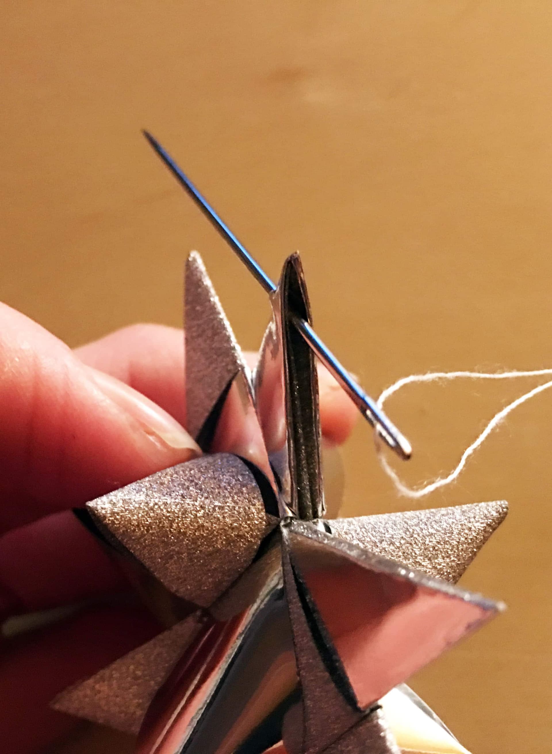 papier-sternen-vorhang