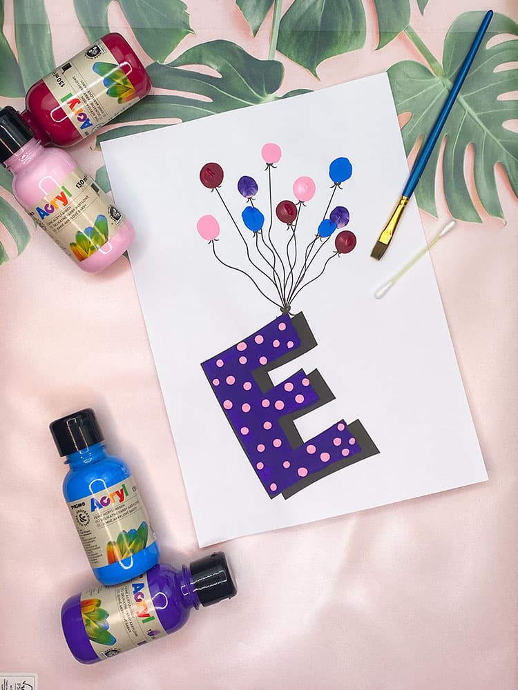 fliegende buchstaben fuer die kinderzimmertuer-kreative tuerschilder basteln2