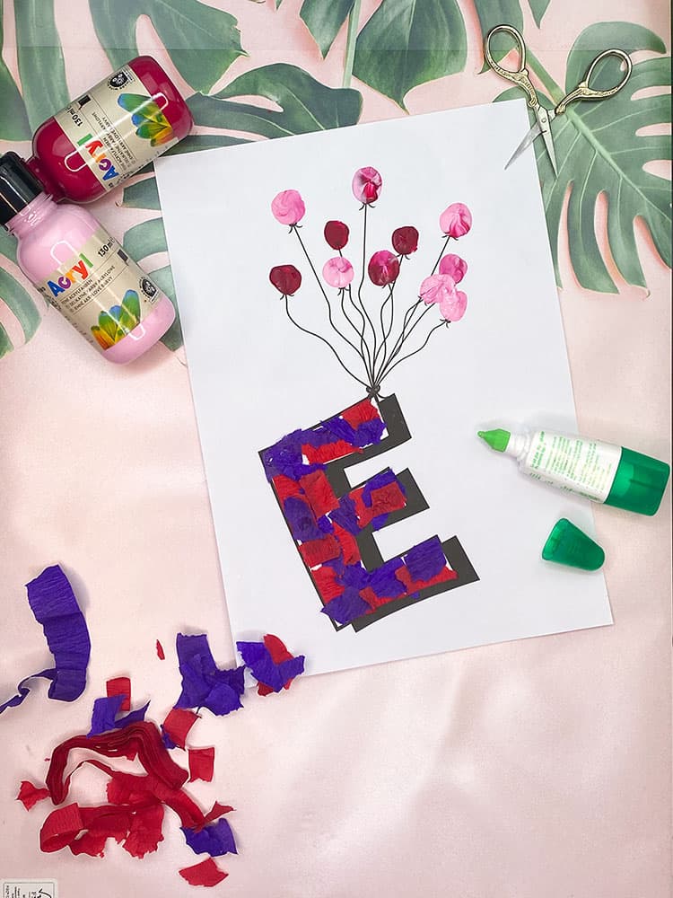 fliegende buchstaben fuer die kinderzimmertuer-kreative tuerschilder basteln4