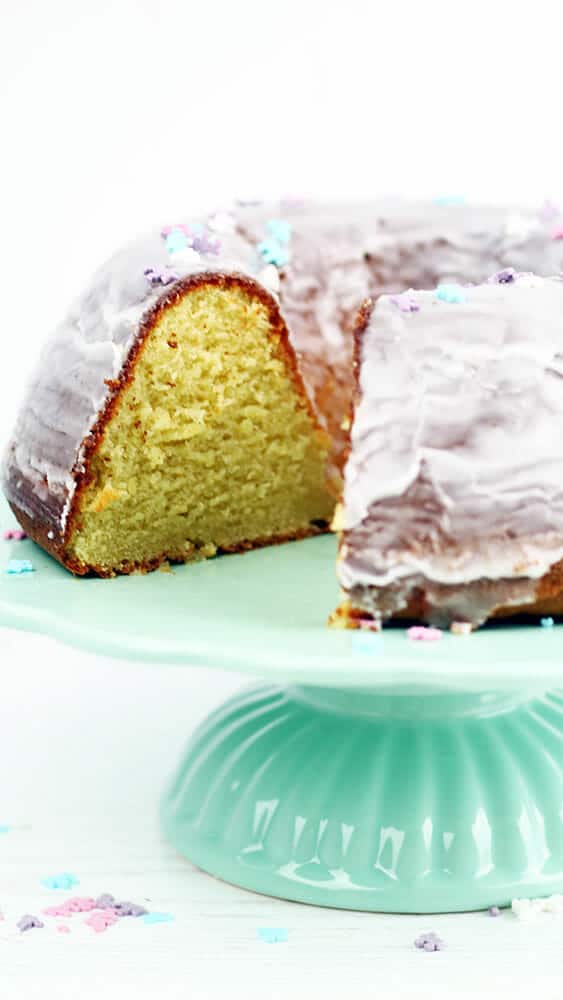 Saftiger Zitronenkuchen mit Joghurt