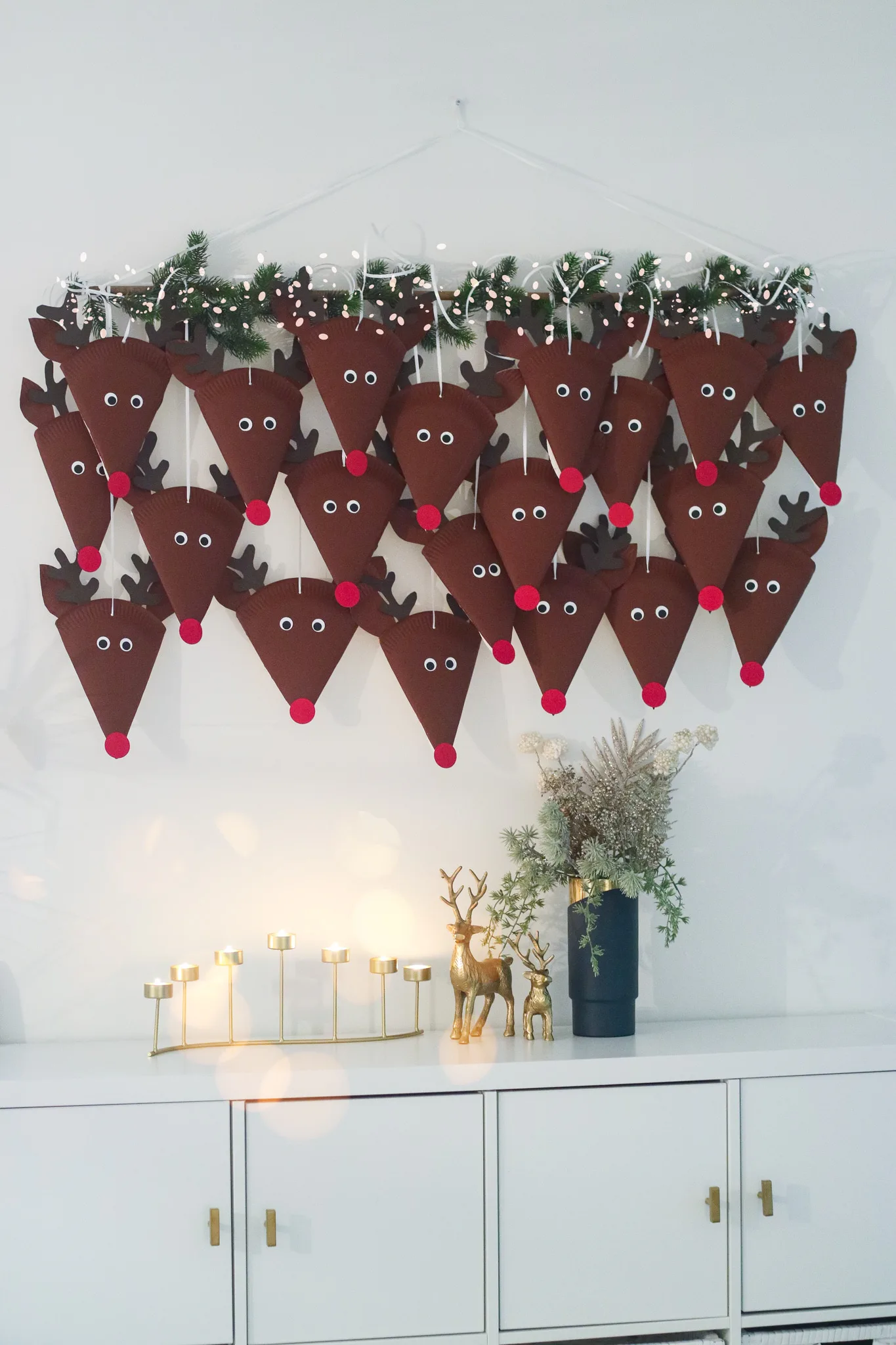 eindacher und schneller adventskalender pappteller rentiere