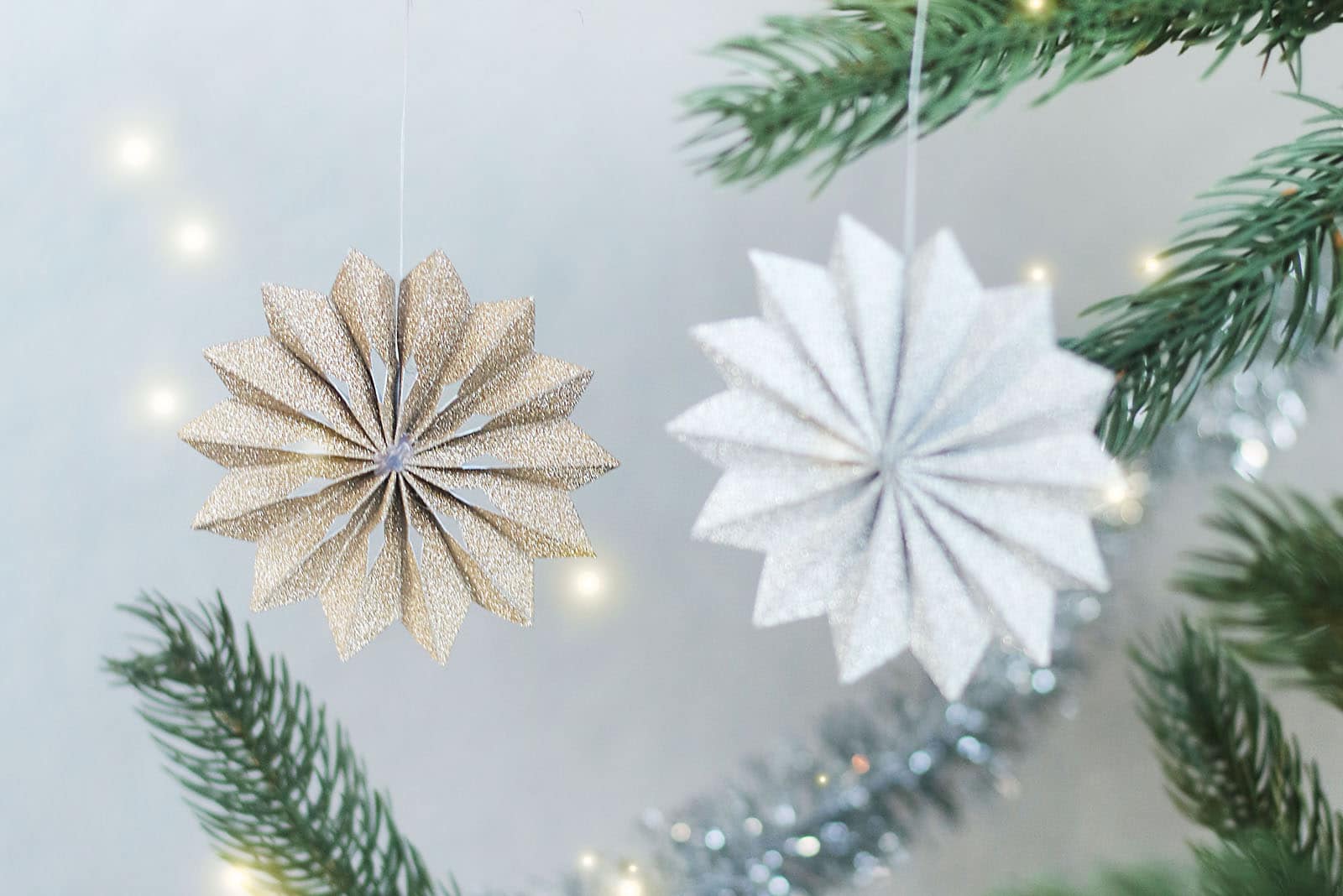 Faltsterne einfache, schnelle und schöne Weihnachstdekoration Faminino